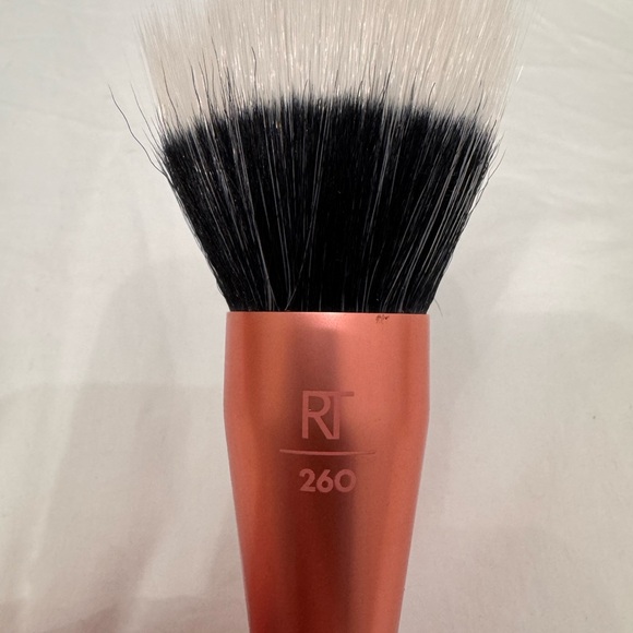 Bundle of 2 Real Techniques Full Size Brushes 💕 - Picture 6 of 8